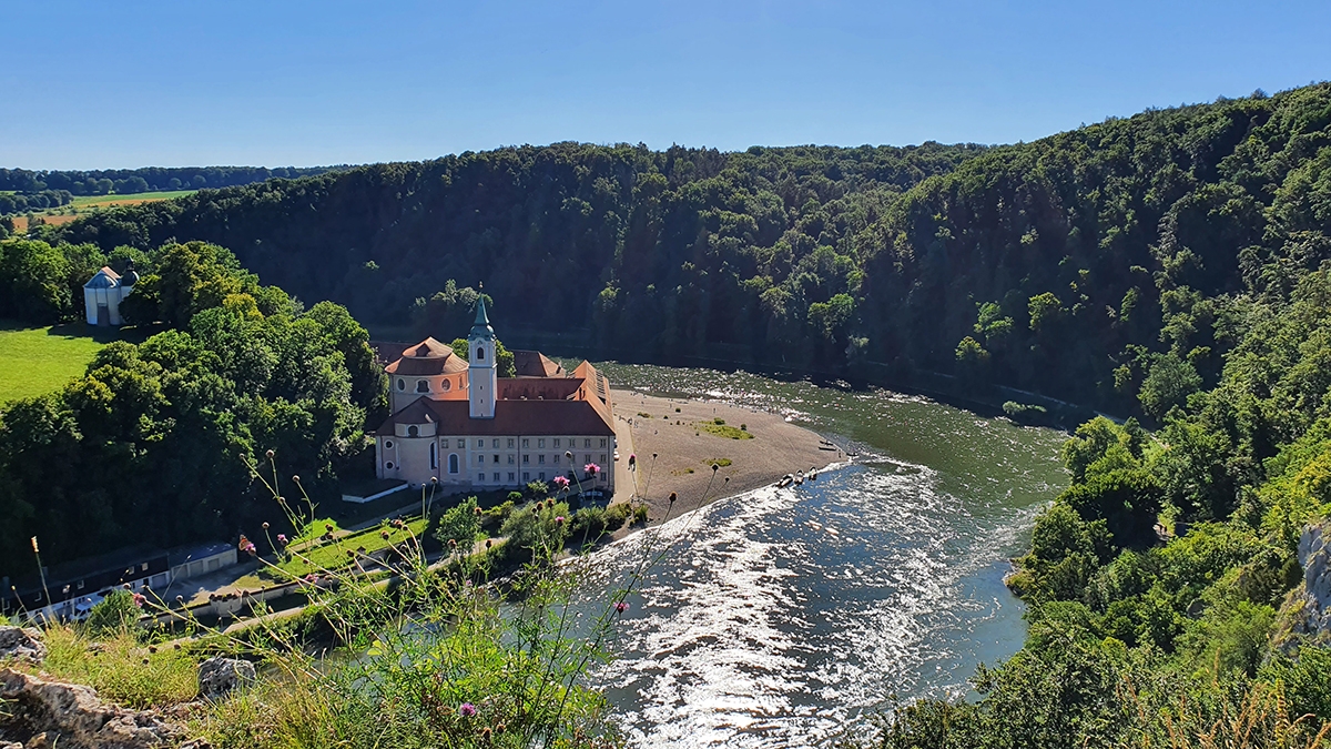 Rozw&oacute;j MCCLVIII